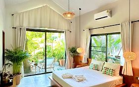 Salad Beach Guest House